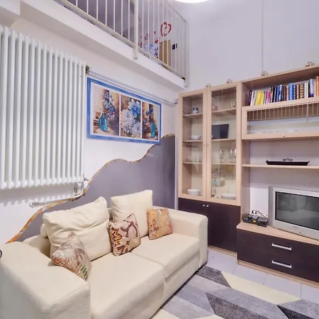Le Petit Jolie Apartment